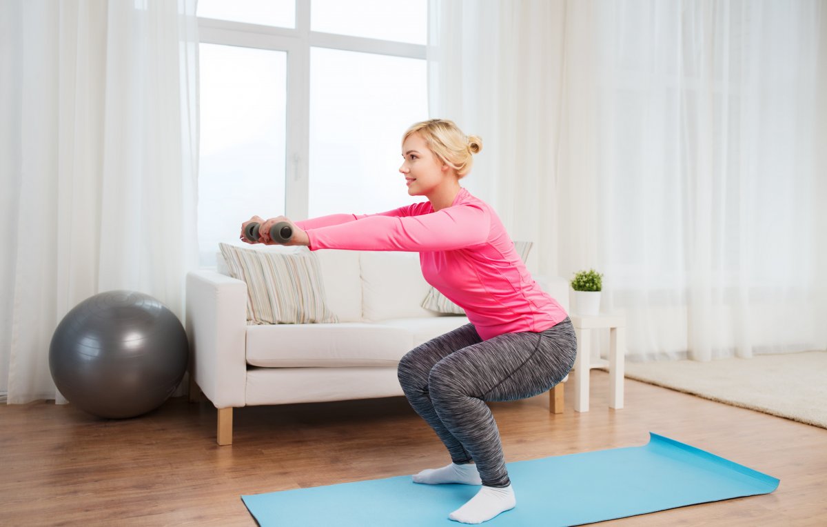 girl doing squat