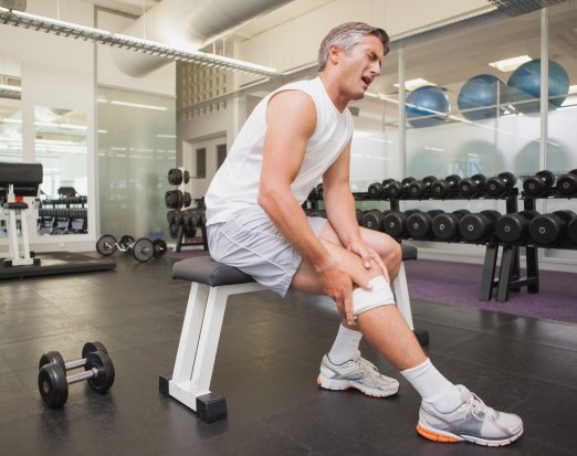 Man in pain with a knee injury LPOS