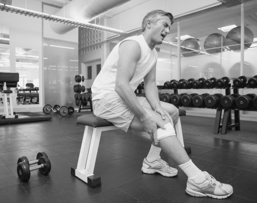 Man in pain with a knee injury LPOS